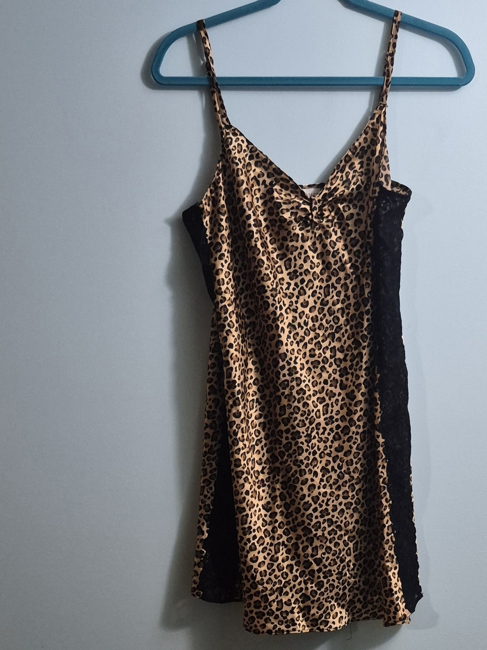 Morgan Taylor Leopard Print Slip — Black and Tan